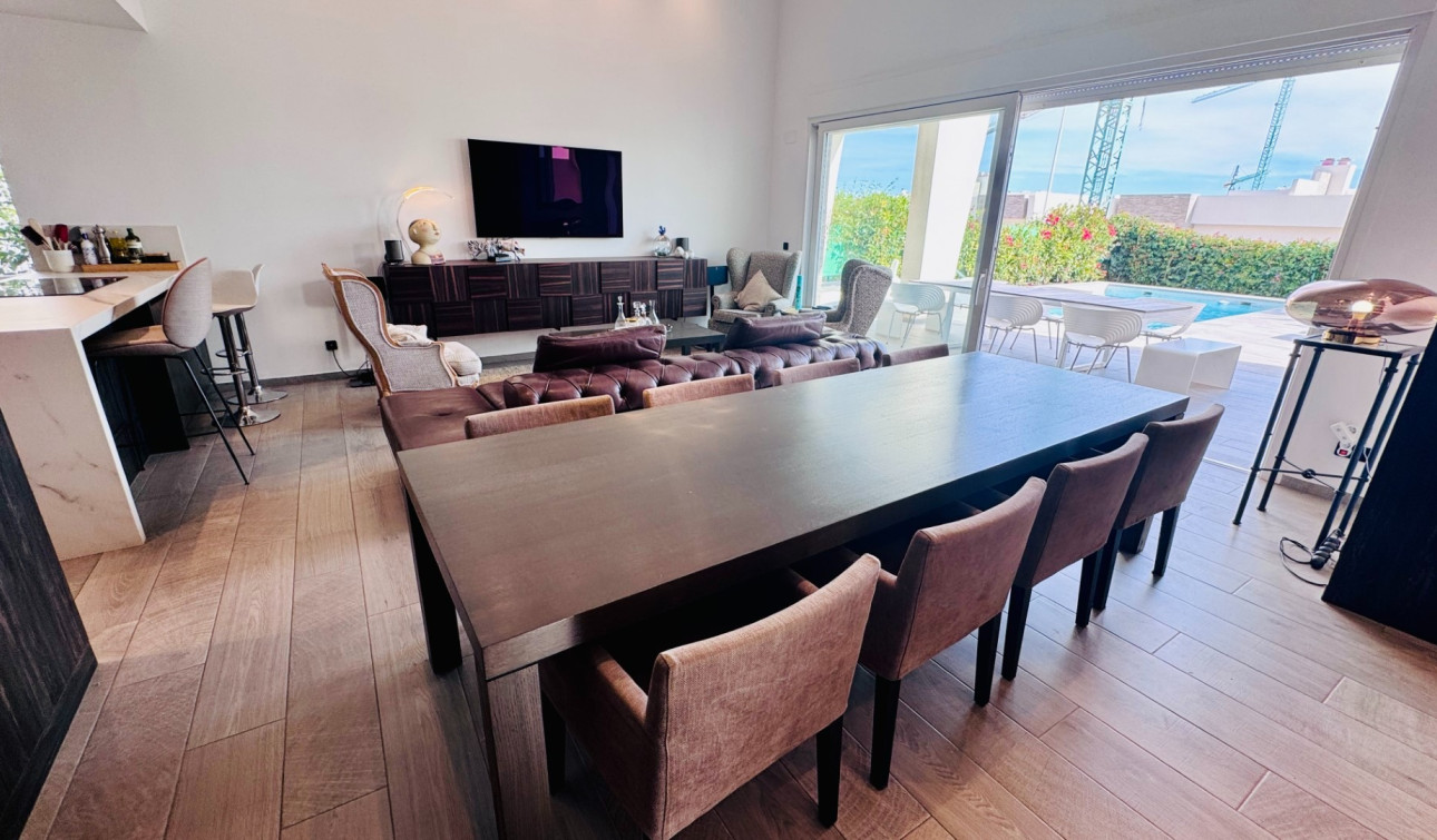 Resale - Detached Villa - Algorfa