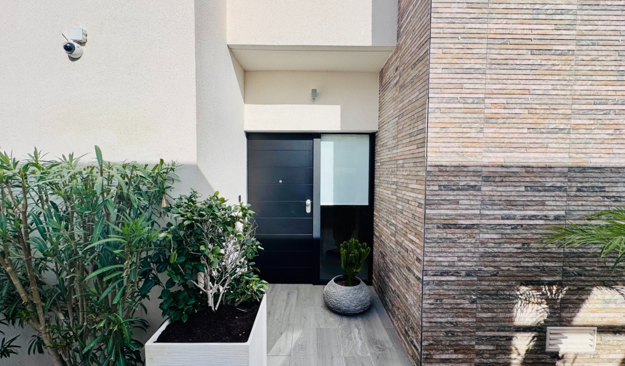 Resale - Detached Villa - Algorfa