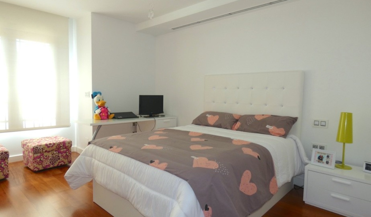 Resale - Detached Villa - Algorfa