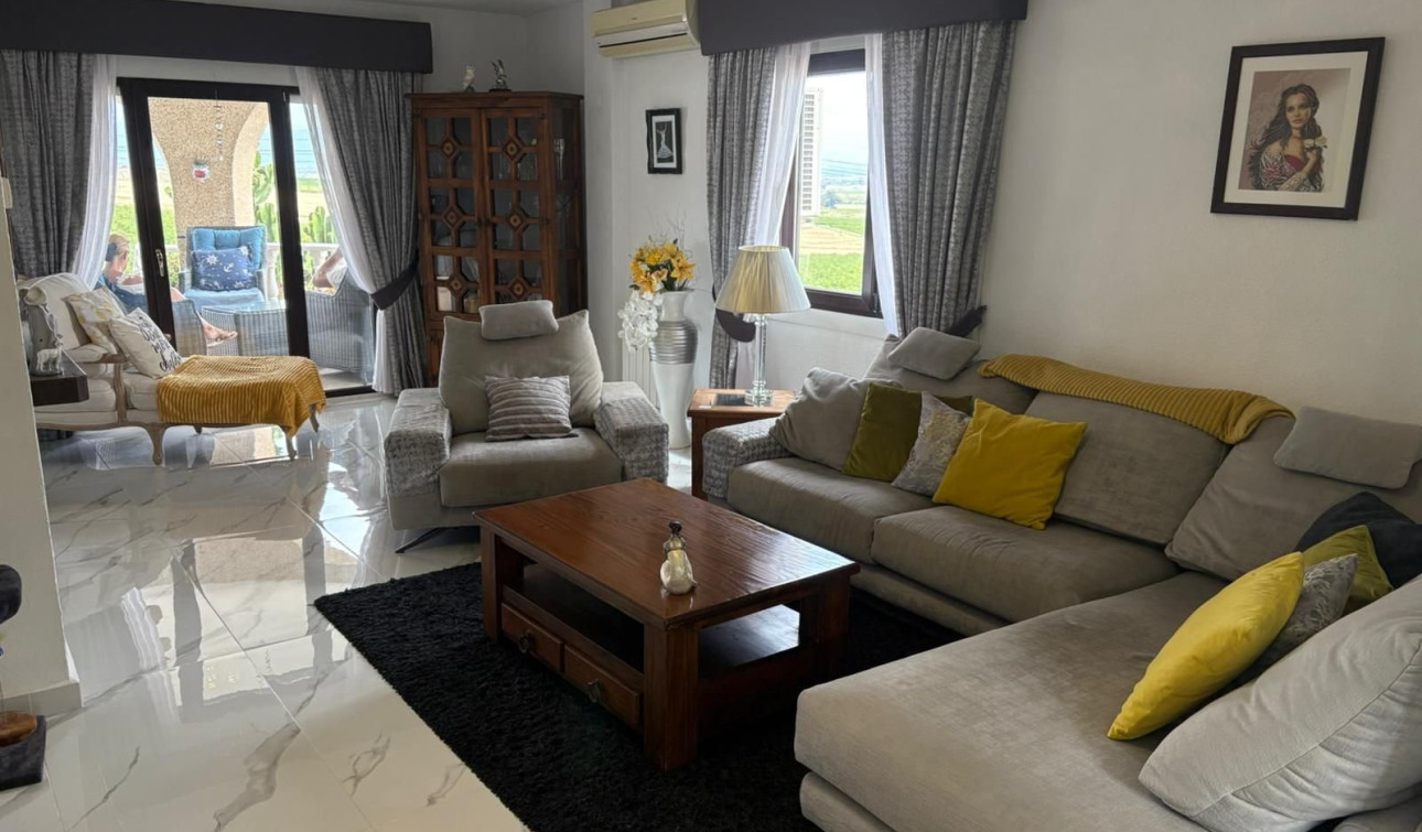 Resale - Detached Villa - Algorfa