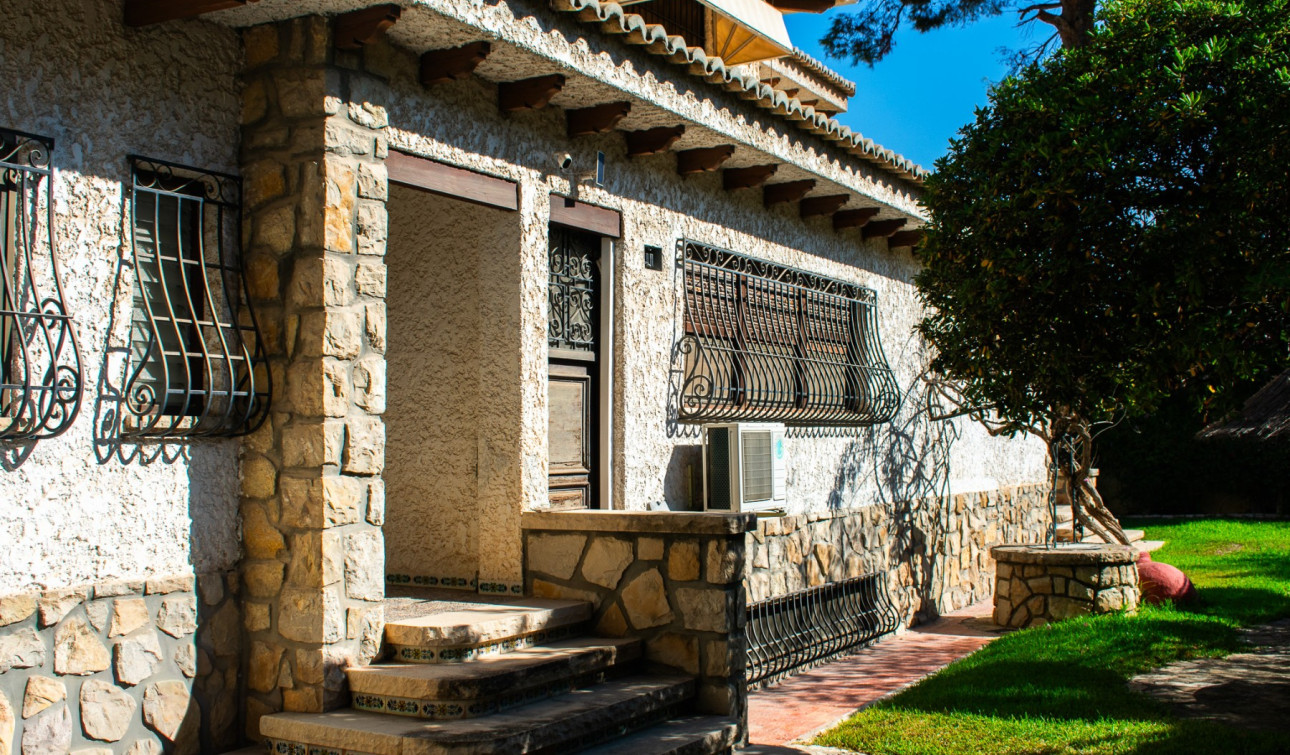 Resale - Detached Villa - Alicante - Albufereta