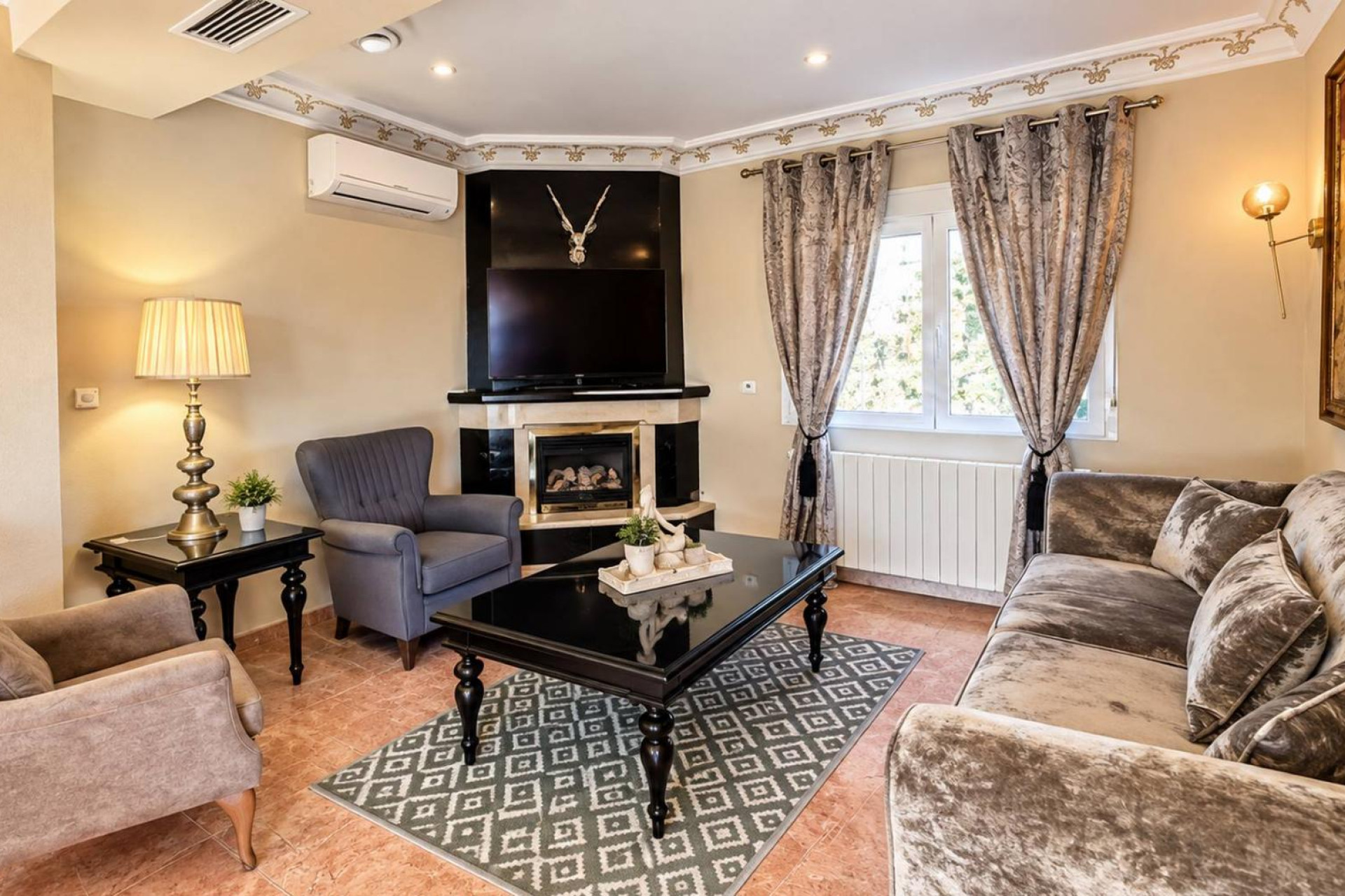 Resale - Detached Villa - Benferri - Benfis Park