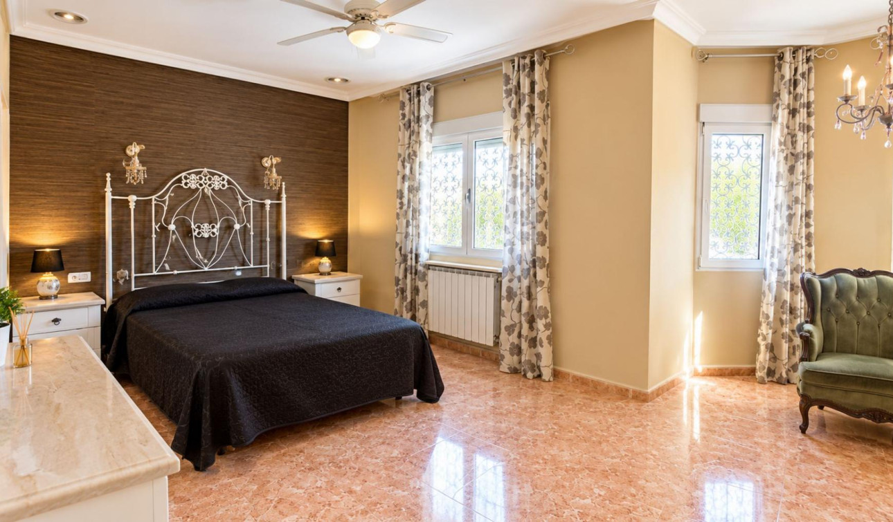 Resale - Detached Villa - Benferri - Benfis Park