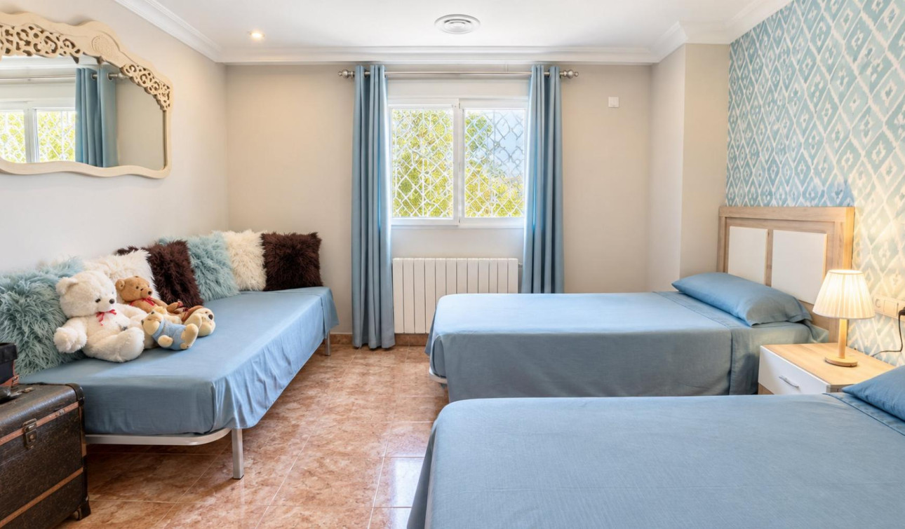 Resale - Detached Villa - Benferri - Benfis Park