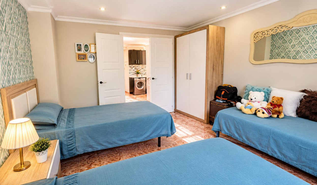 Resale - Detached Villa - Benferri - Benfis Park