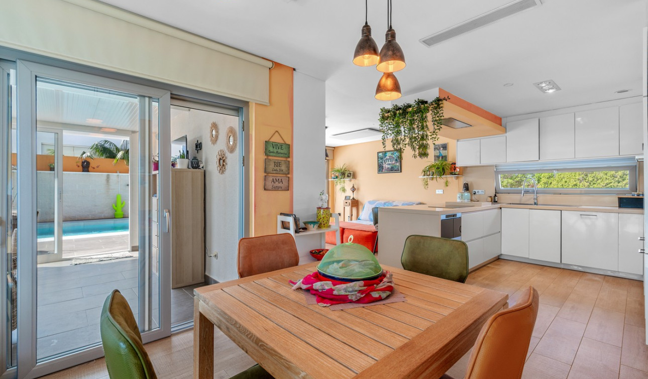 Resale - Detached Villa - Benijofar