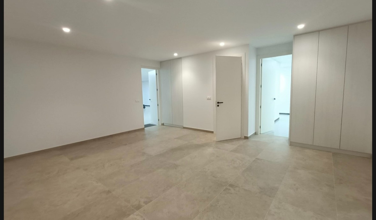 Resale - Detached Villa - Benijofar