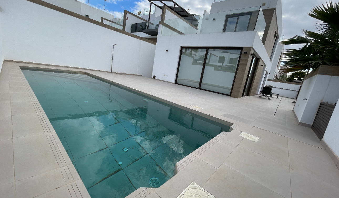 Resale - Detached Villa - Benijofar