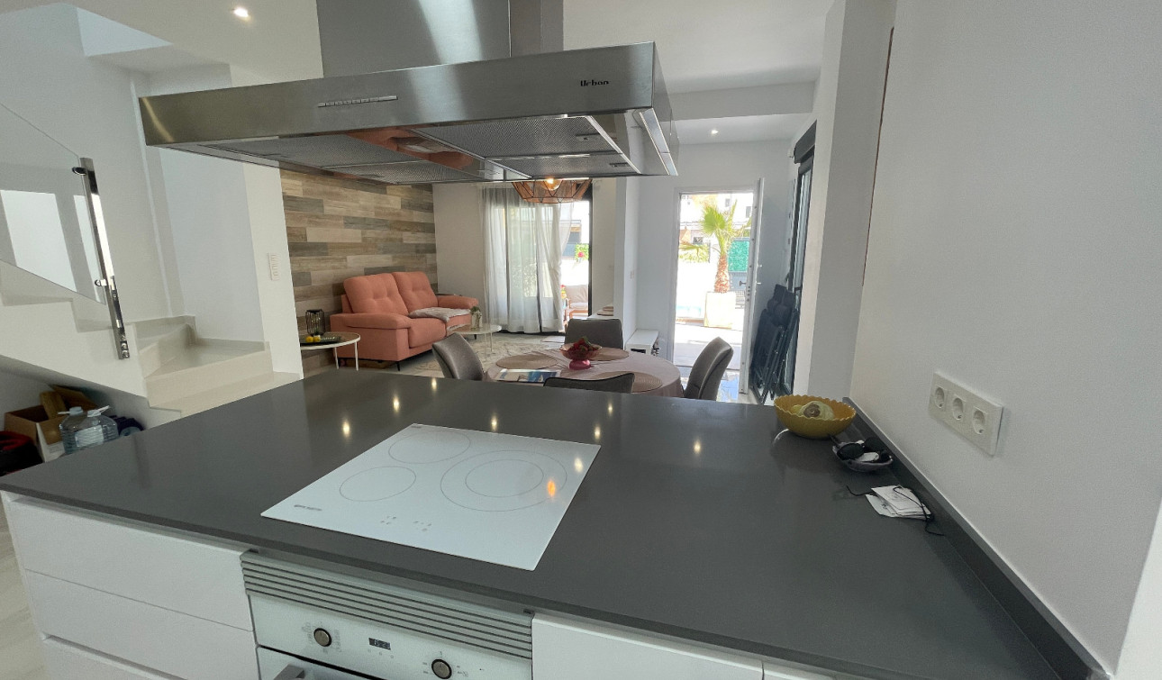 Resale - Detached Villa - Benijofar