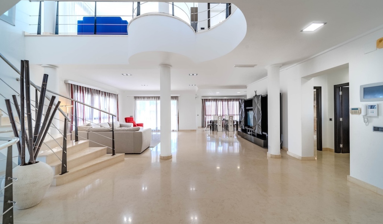 Resale - Detached Villa - Cabo Roig