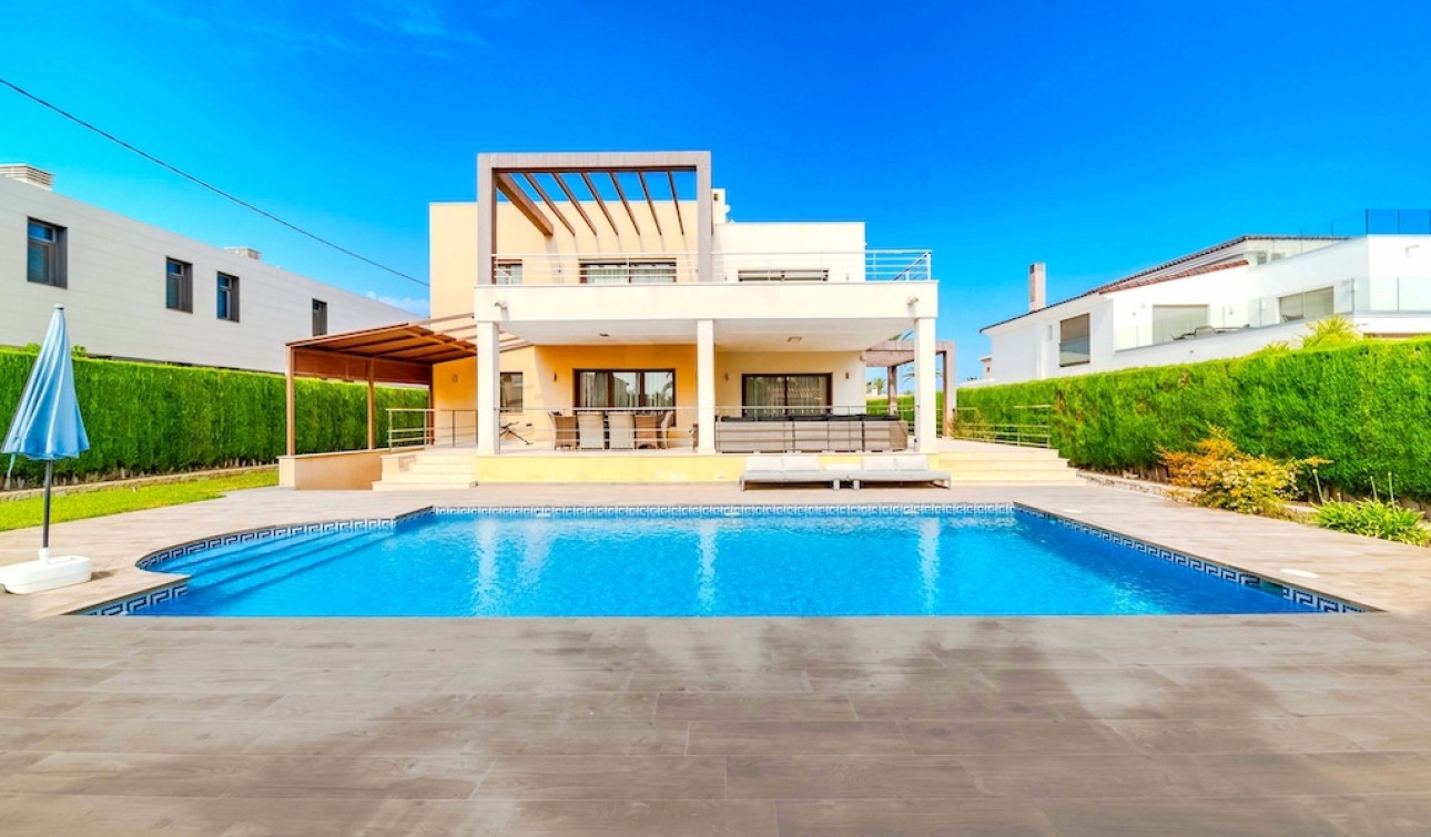 Resale - Detached Villa - Cabo Roig