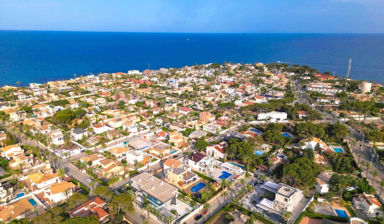 Resale - Detached Villa - Cabo Roig