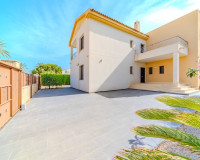 Resale - Detached Villa - Cabo Roig