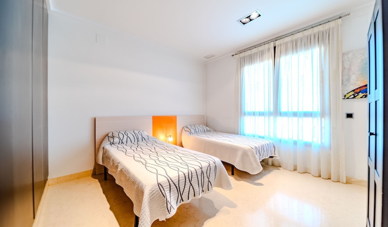 Resale - Detached Villa - Cabo Roig