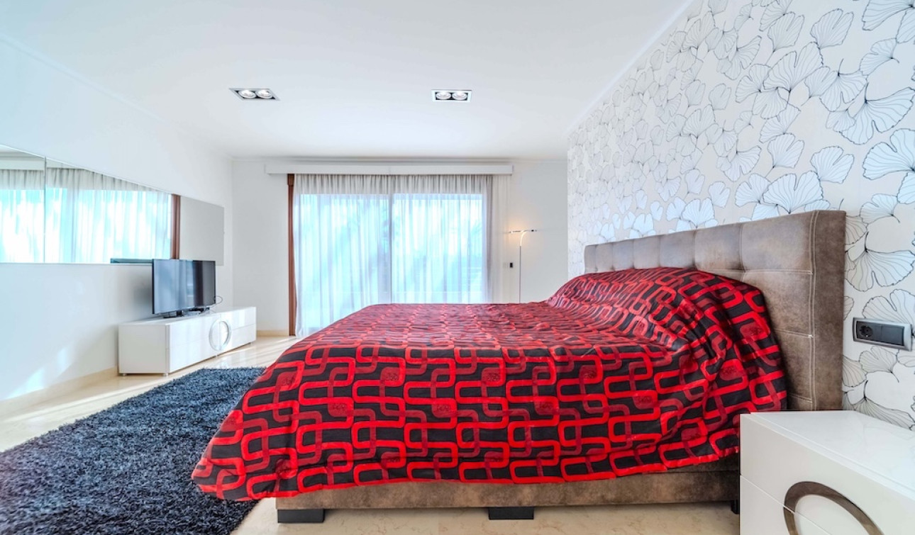 Resale - Detached Villa - Cabo Roig