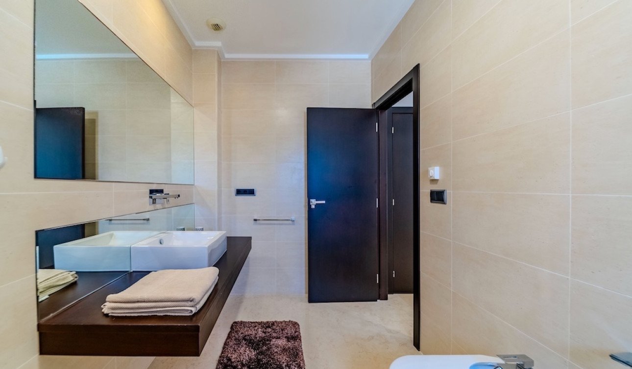 Resale - Detached Villa - Cabo Roig