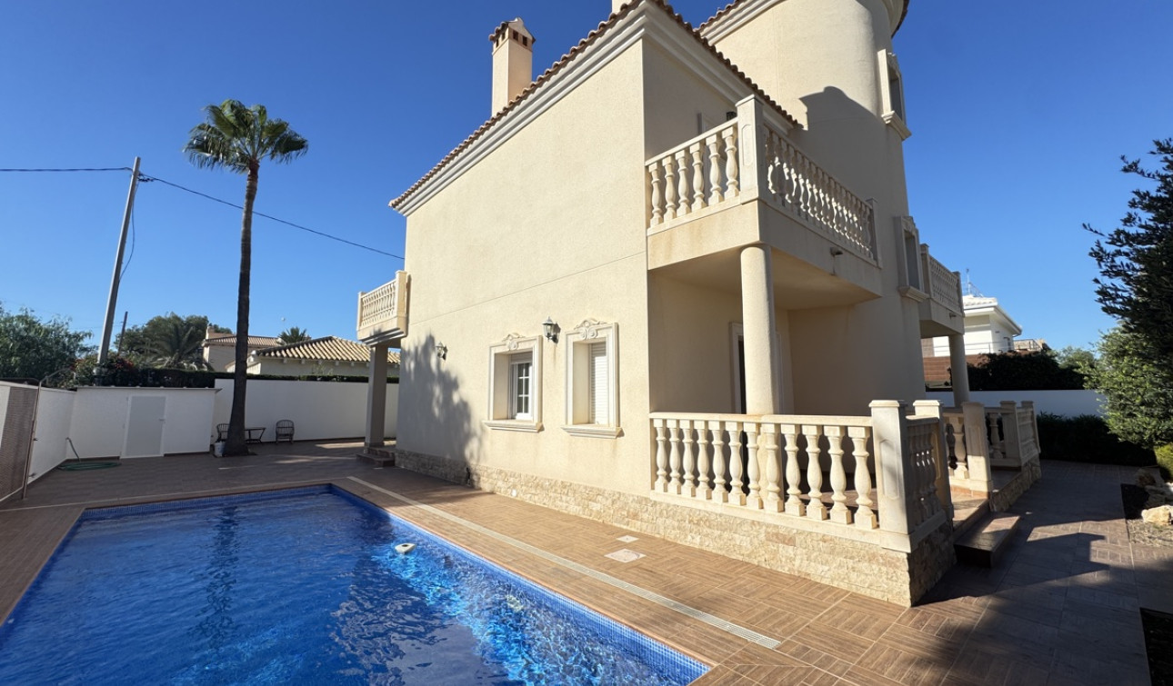 Resale - Detached Villa - Cabo Roig