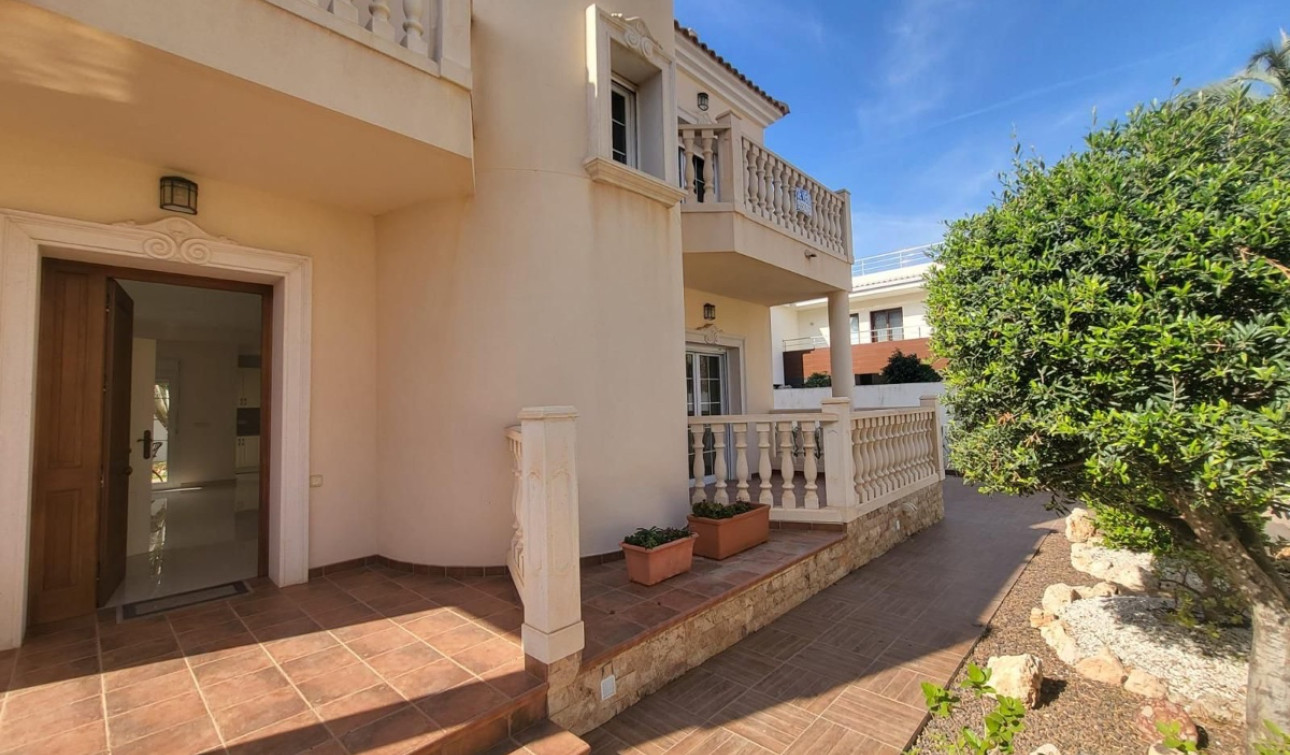 Resale - Detached Villa - Cabo Roig