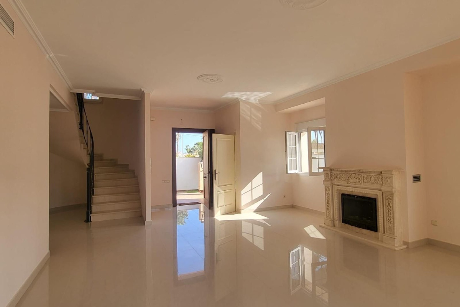 Resale - Detached Villa - Cabo Roig
