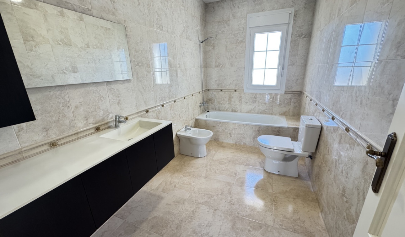 Resale - Detached Villa - Cabo Roig