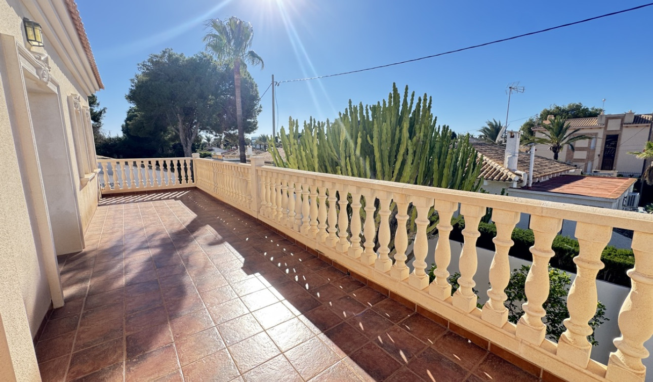 Resale - Detached Villa - Cabo Roig