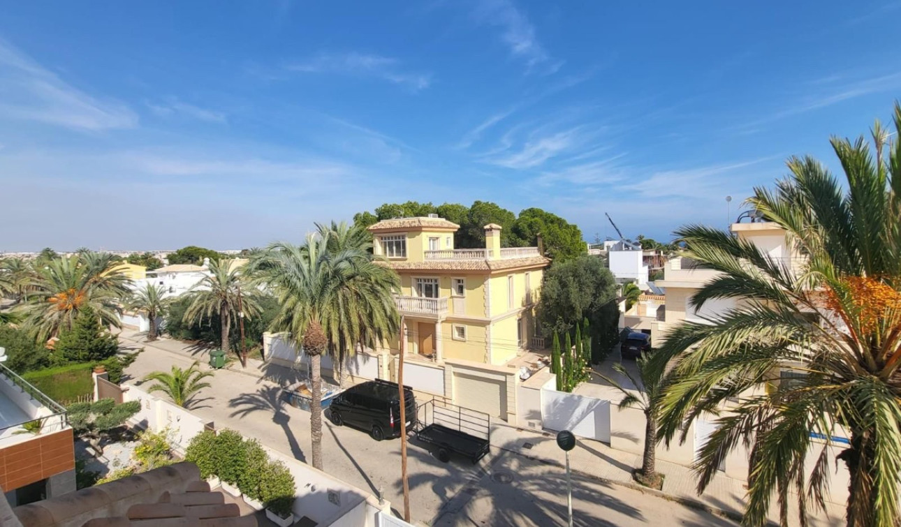 Resale - Detached Villa - Cabo Roig