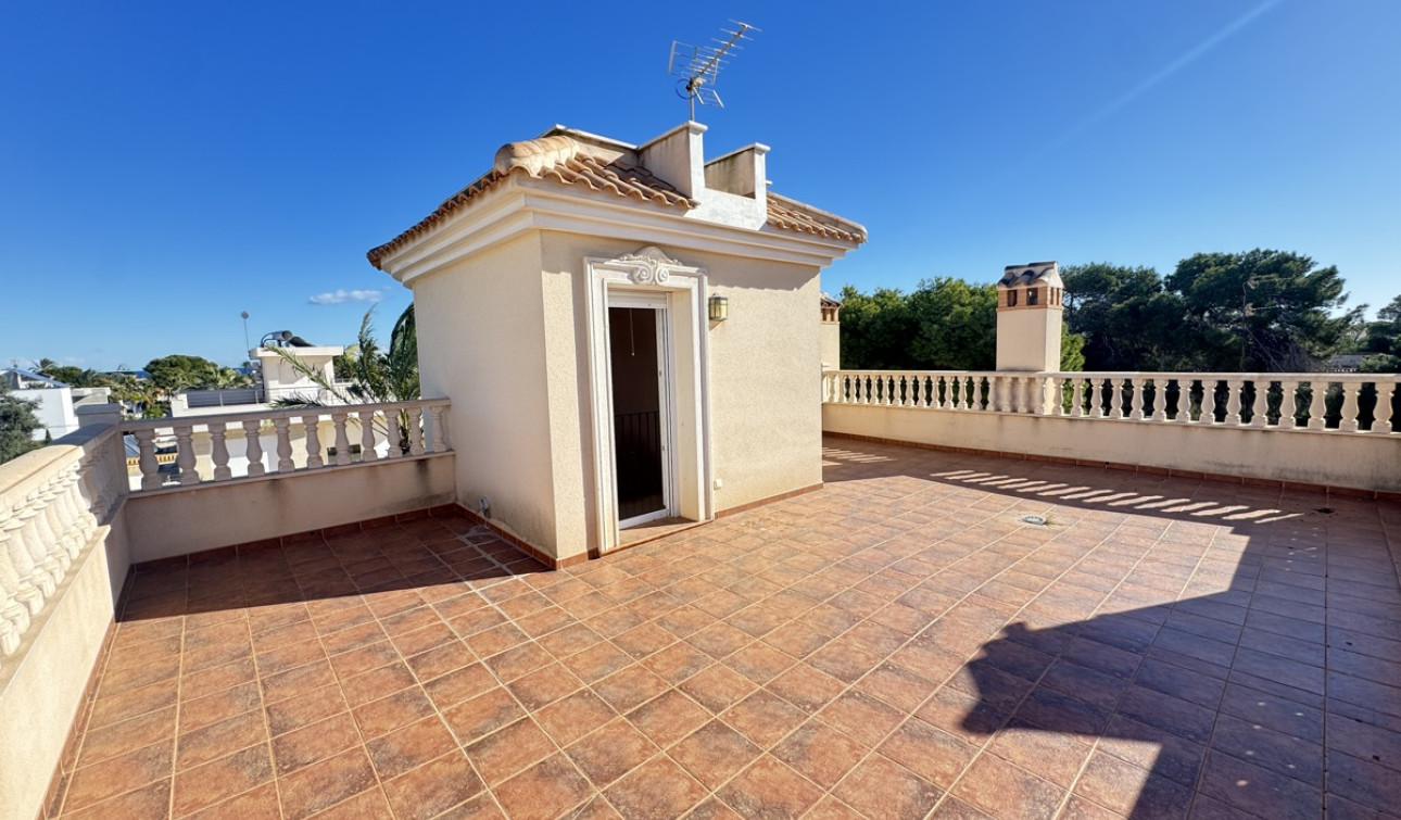 Resale - Detached Villa - Cabo Roig