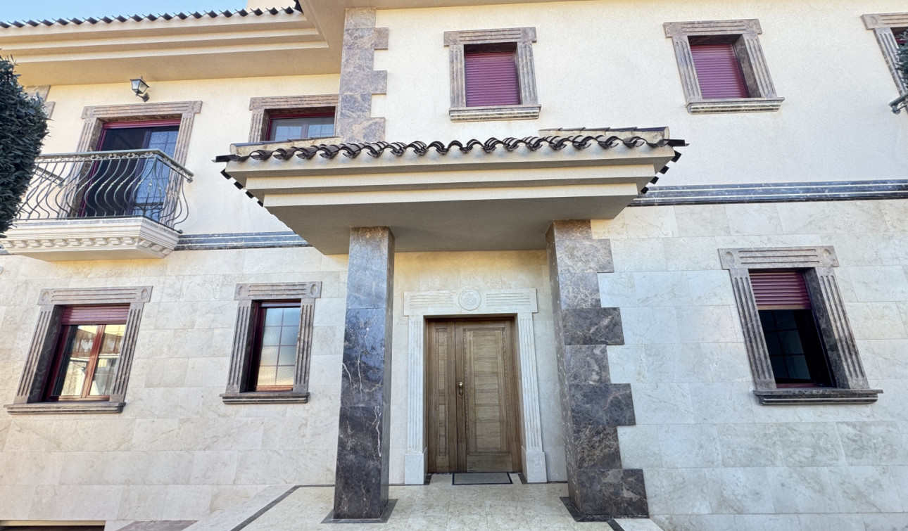 Resale - Detached Villa - Cabo Roig