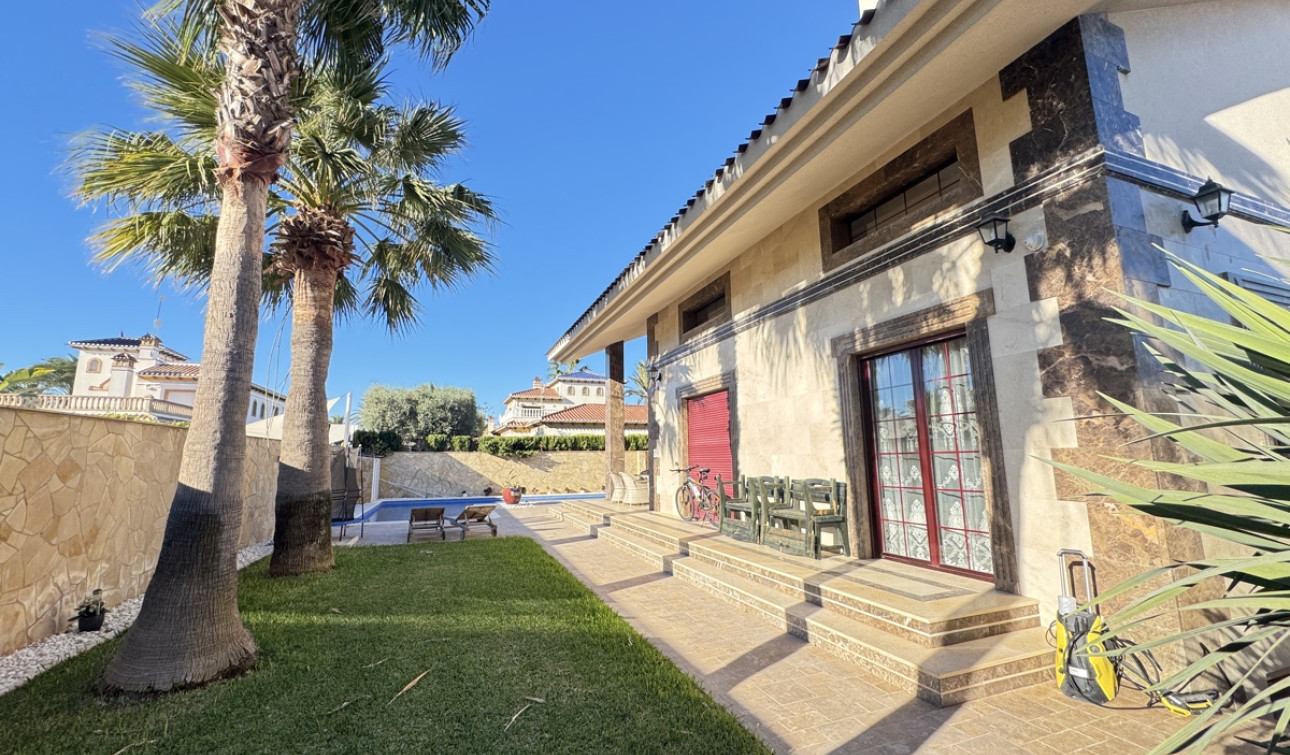 Resale - Detached Villa - Cabo Roig