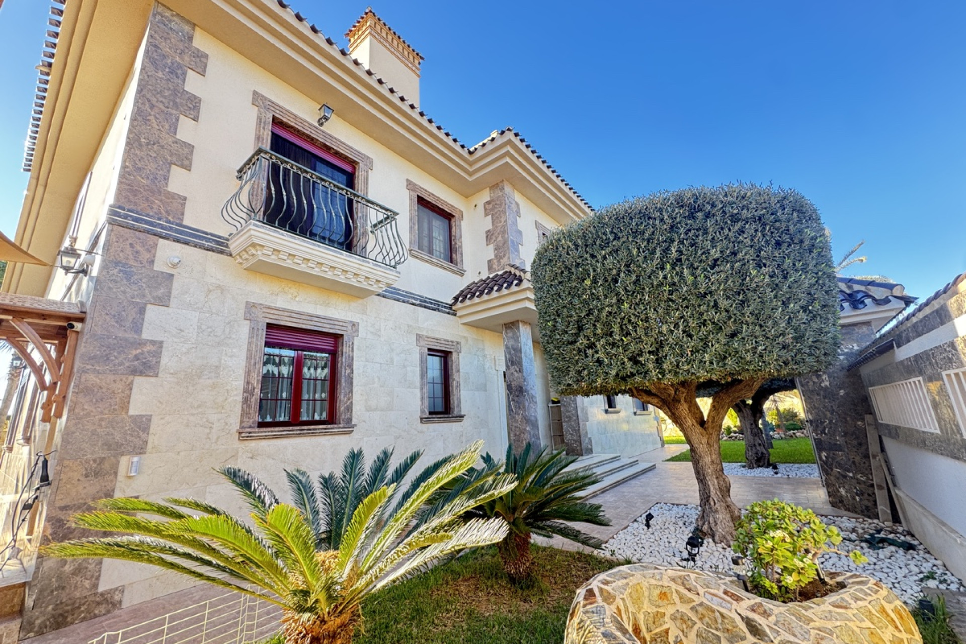 Resale - Detached Villa - Cabo Roig