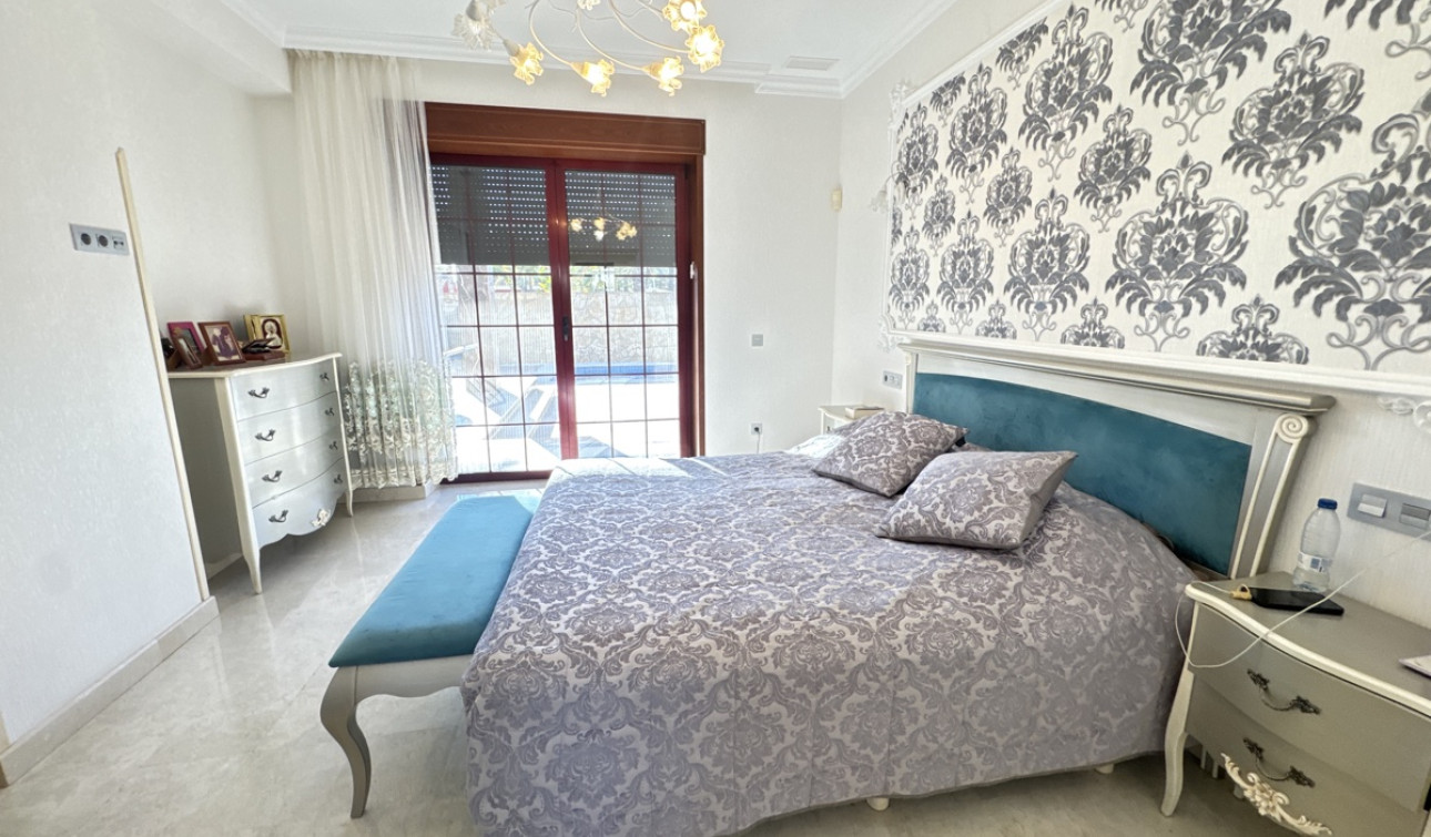 Resale - Detached Villa - Cabo Roig