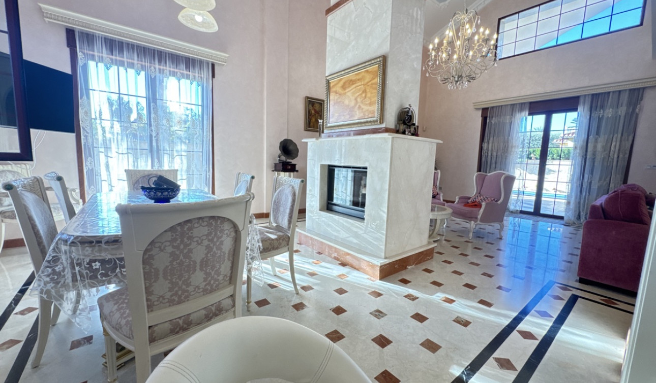 Resale - Detached Villa - Cabo Roig