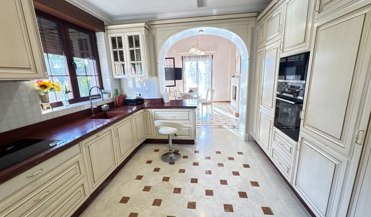 Resale - Detached Villa - Cabo Roig