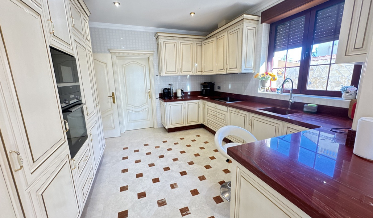 Resale - Detached Villa - Cabo Roig