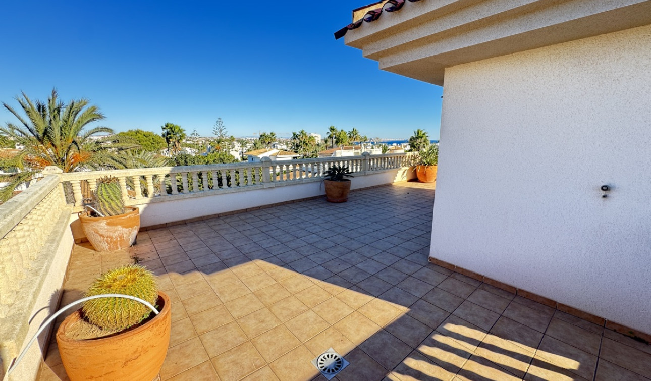 Resale - Detached Villa - Cabo Roig