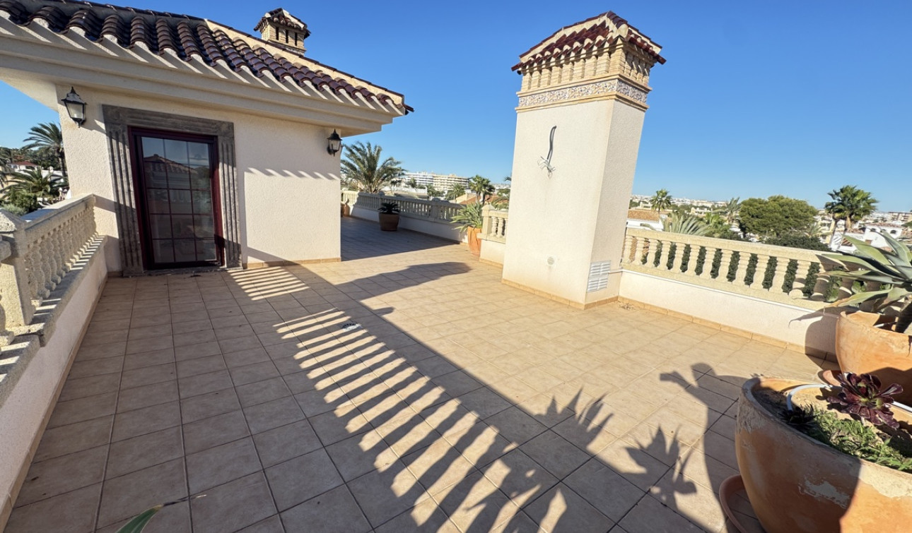 Resale - Detached Villa - Cabo Roig