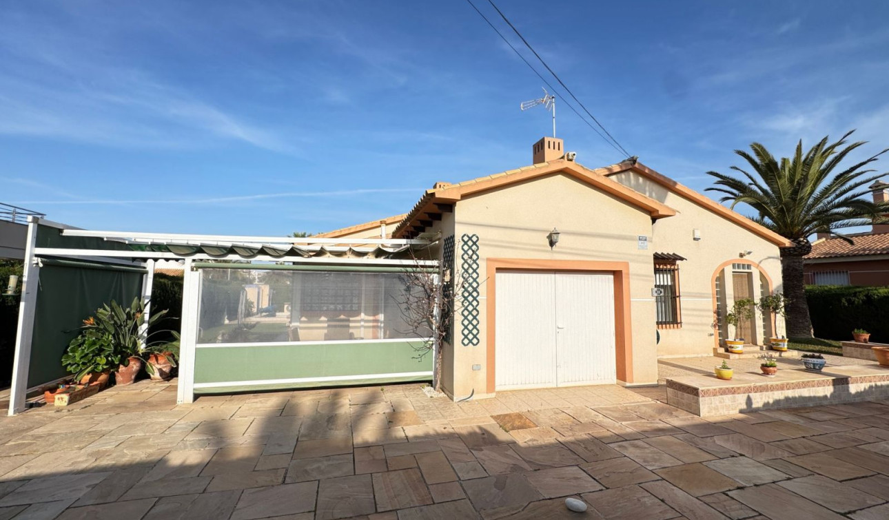 Resale - Detached Villa - Cabo Roig