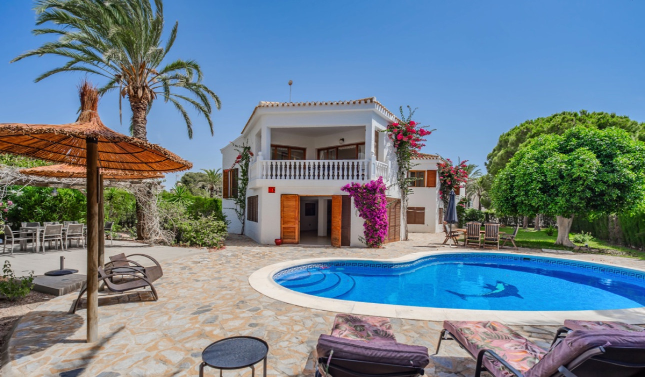 Resale - Detached Villa - Cabo Roig
