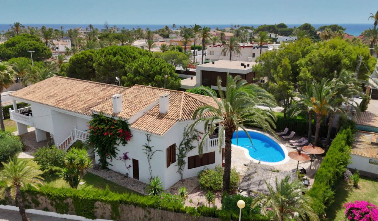 Resale - Detached Villa - Cabo Roig