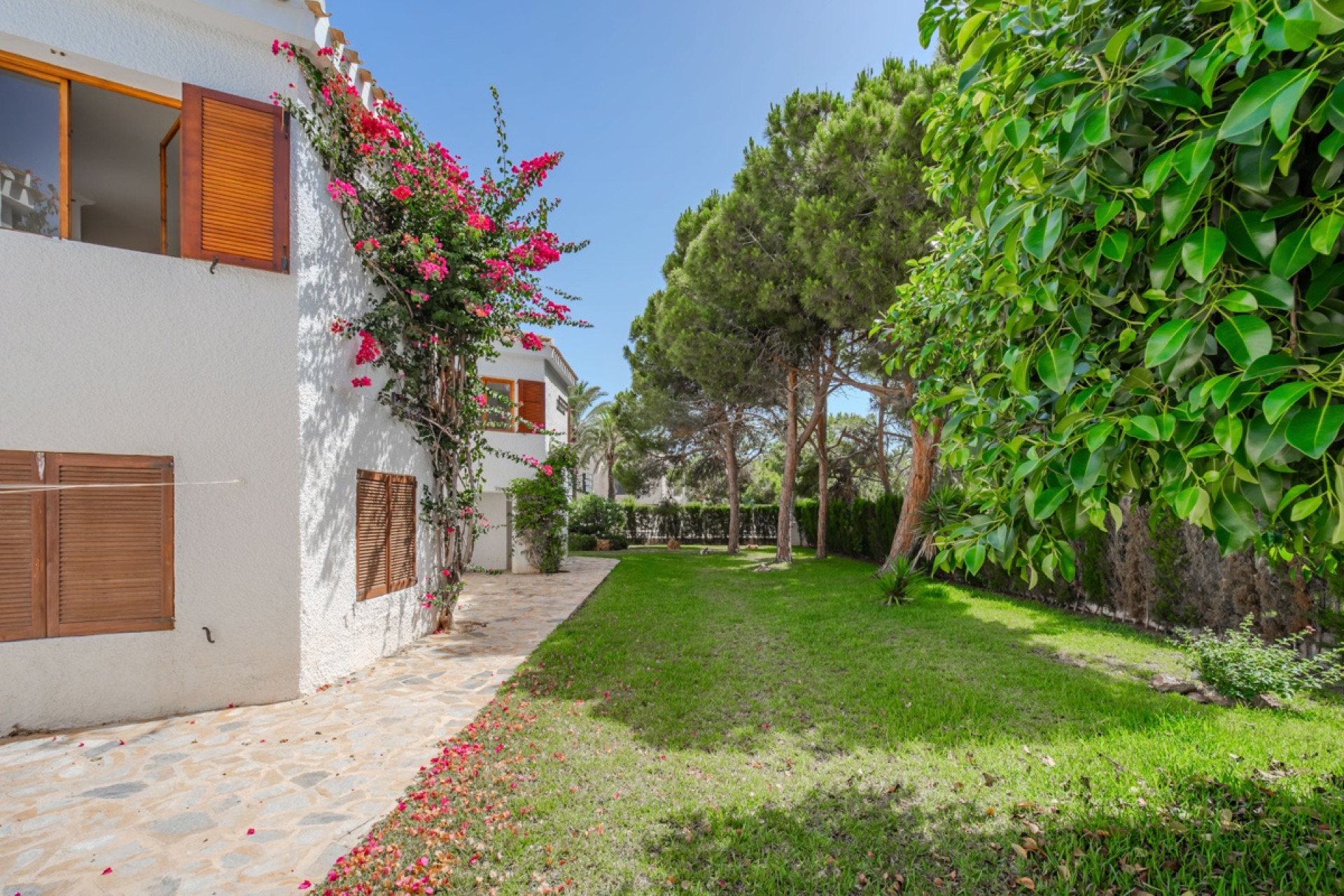 Resale - Detached Villa - Cabo Roig