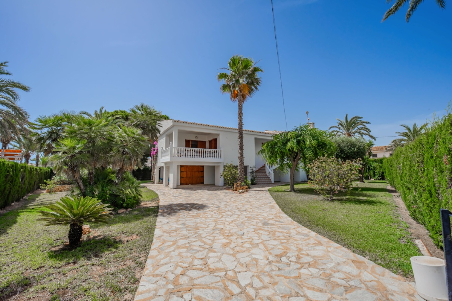 Resale - Detached Villa - Cabo Roig