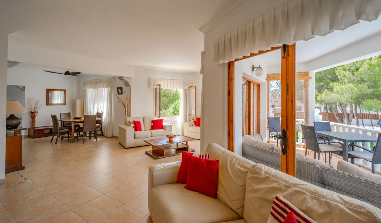 Resale - Detached Villa - Cabo Roig