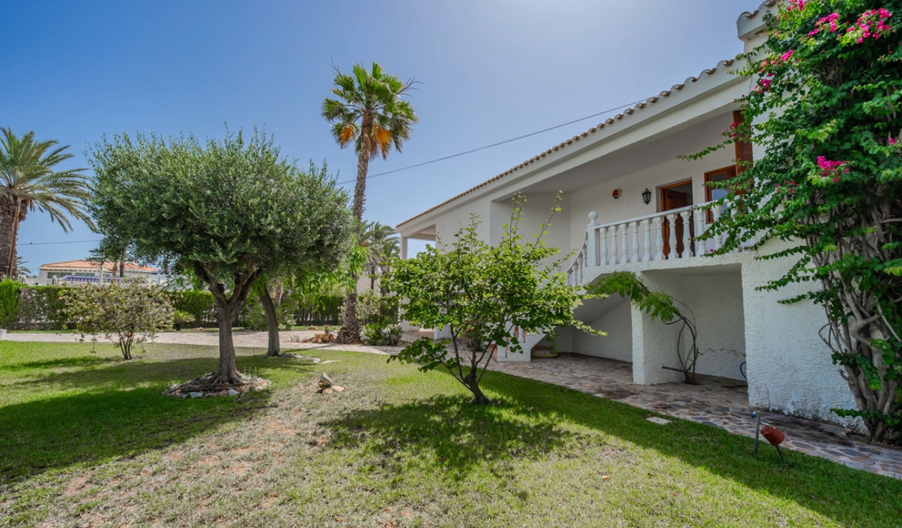 Resale - Detached Villa - Cabo Roig