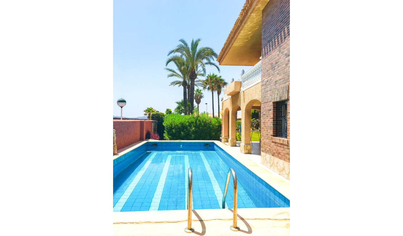 Resale - Detached Villa - Cartagena - La Manga del Mar Menor