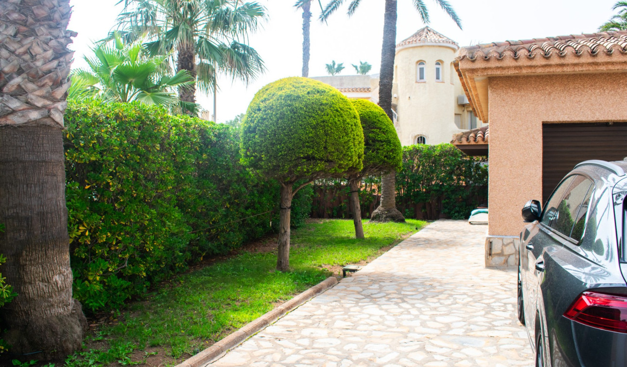 Resale - Detached Villa - Cartagena - La Manga del Mar Menor