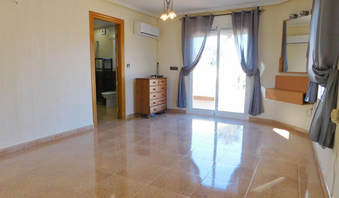 Resale - Detached Villa - Catral