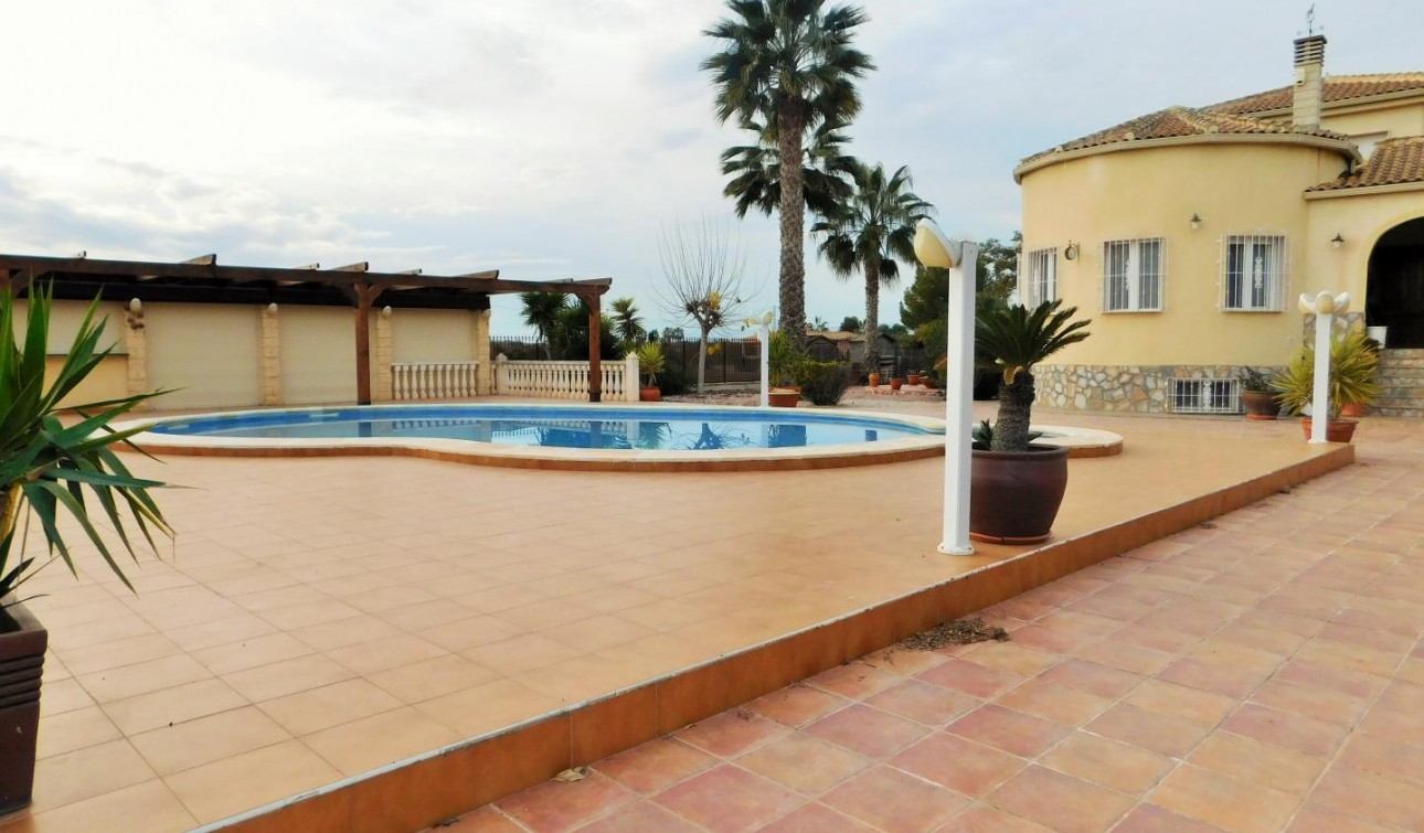 Resale - Detached Villa - Catral