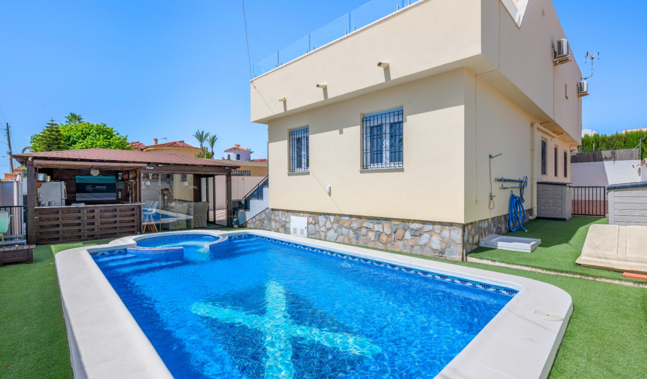 Resale - Detached Villa - Ciudad Quesada - Center