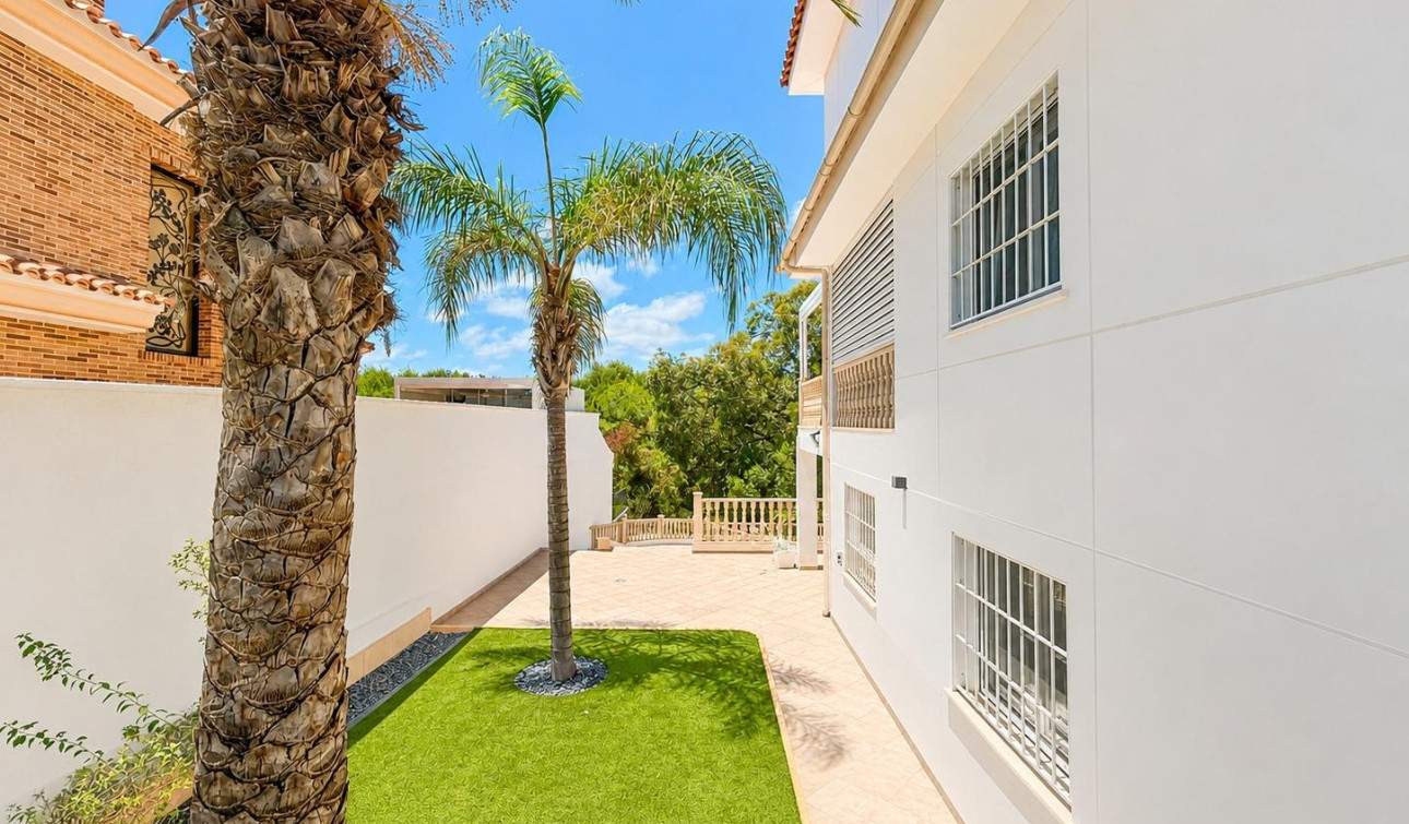 Resale - Detached Villa - Dehesa de Campoamor - Campoamor