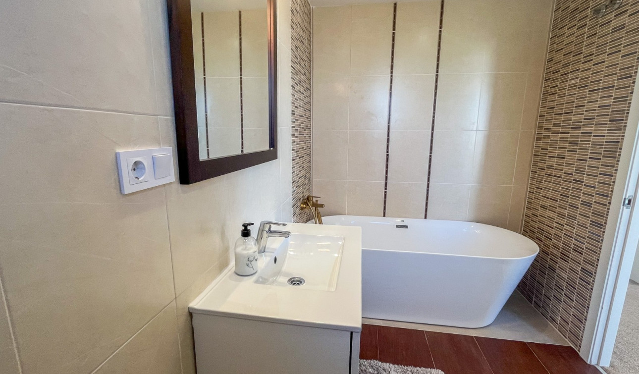 Resale - Detached Villa - Finestrat - Balcon sierra cortina